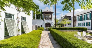 SoWal Style – Look Inside A Courtyard Home in Alys Beach, Florida