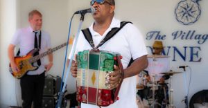 Meet Dikki Du Carrier