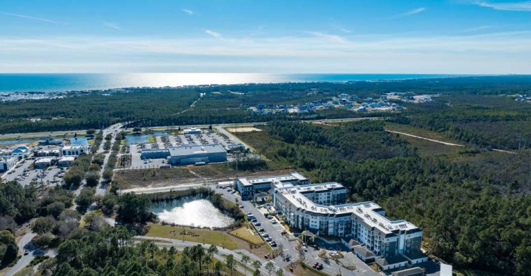 Enjoy Resort-Style Senior Living In South Walton At Watersound Fountains
